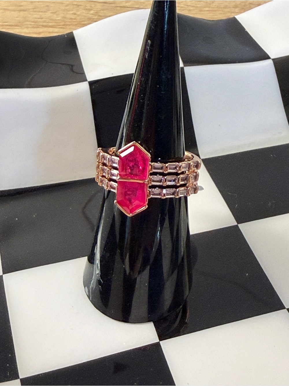 Bomb party ring - serve the sparkle - size 7 pink